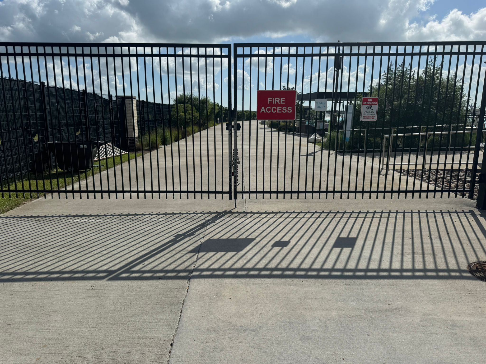 Secure Your Sanctuary: Mustang Fencing's Durable Chainlink Solutions in 77045